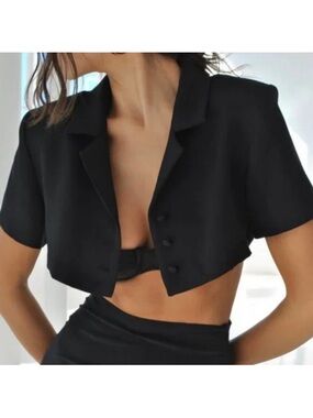 Mirror Palais Black Cropped Button Front